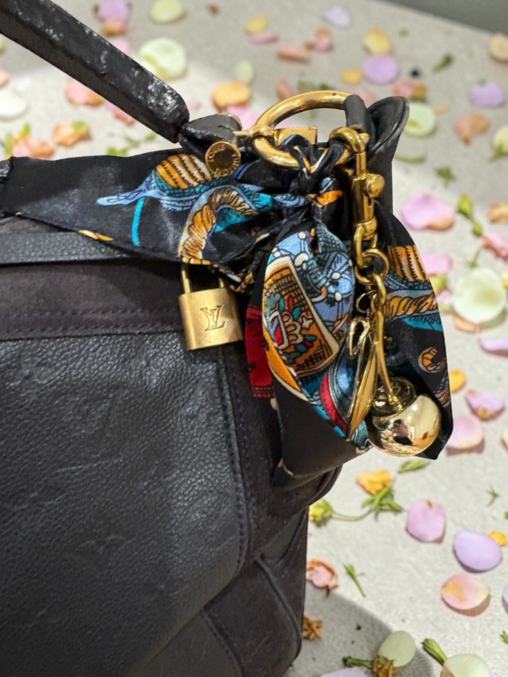 ❌ SOLD! Louis Vuitton Monogram Empreinte Audacieuse MM bag. - Picture 2 of 11